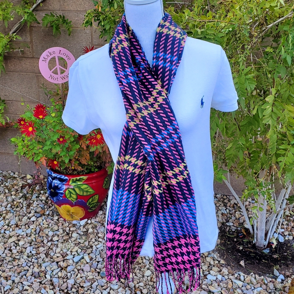 EUC D&Y Softer Than Cashmere Pink/Multi Scarf